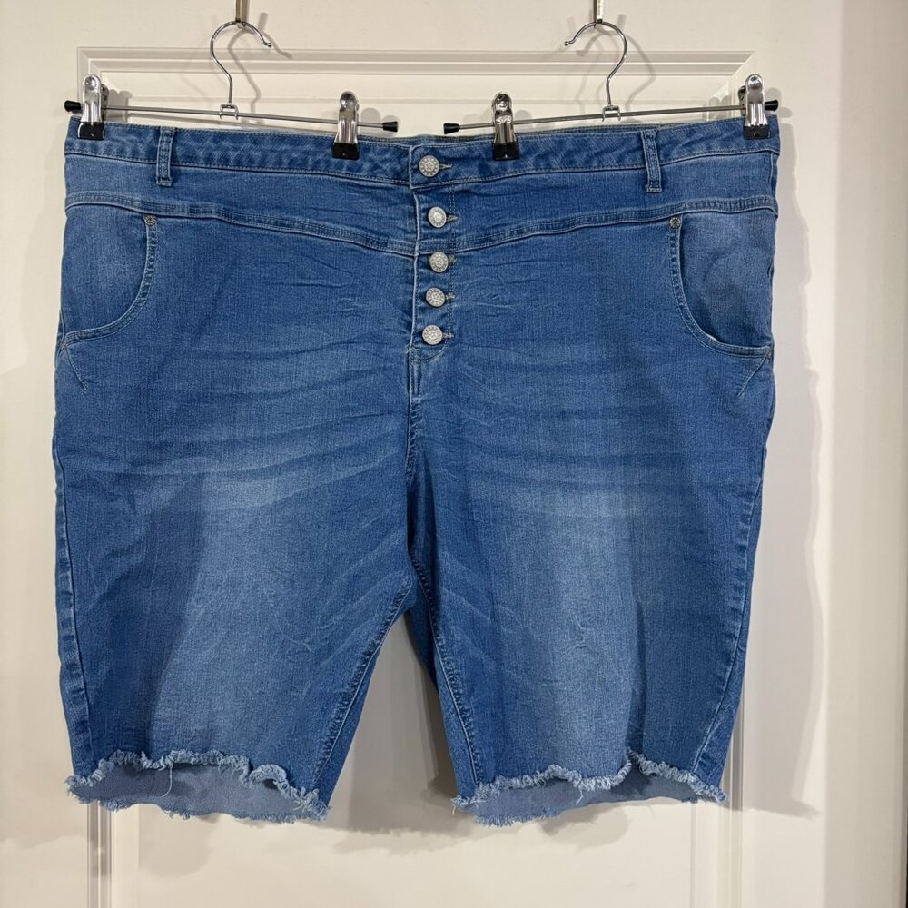Ellos Medium Wash Denim Bermuda Shorts Women’s Plus Size 28